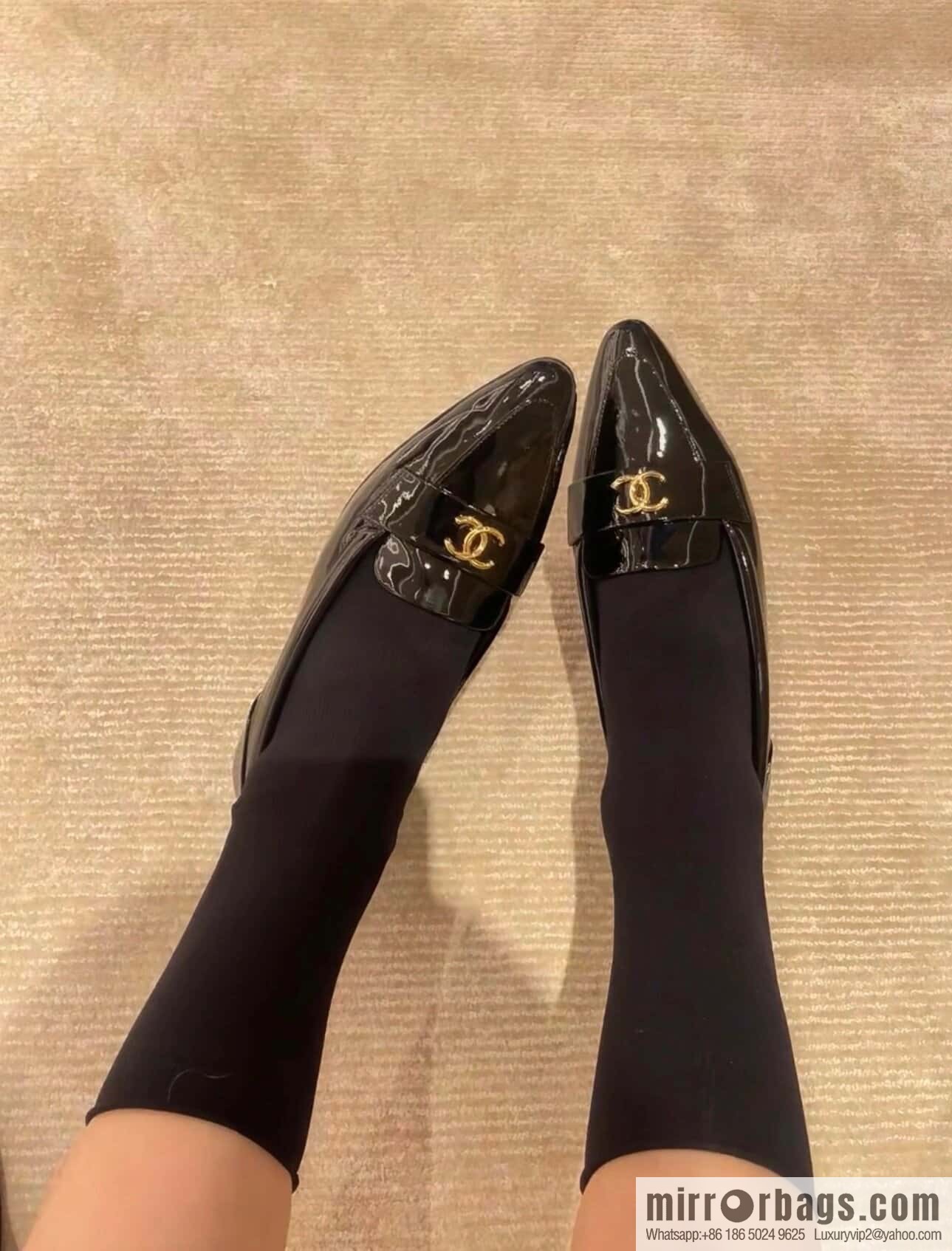 CHANEL Xiaoxiang vintage patent leather pointed loafers