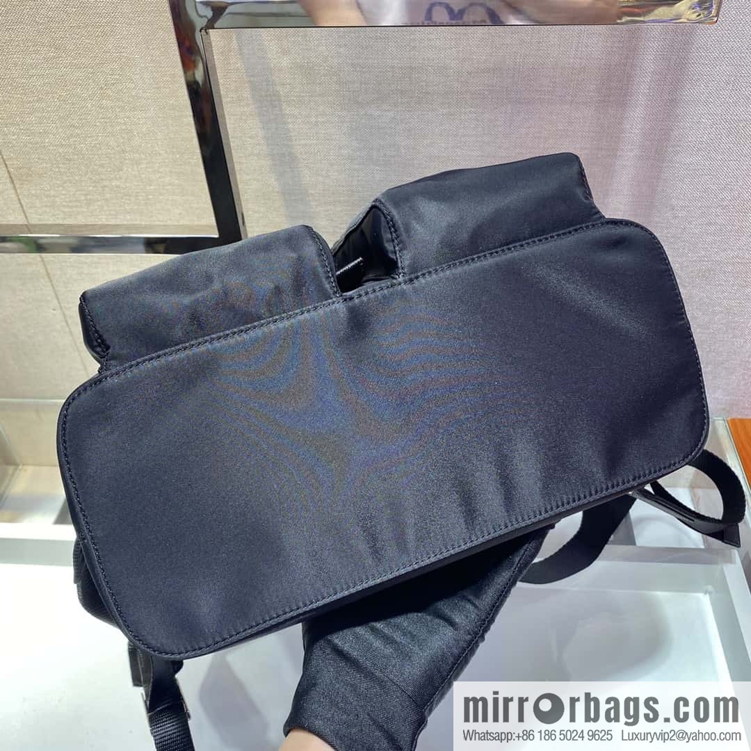 PRADA classic triangle enamel logo, imported parachute fabric backpack 1BZ005