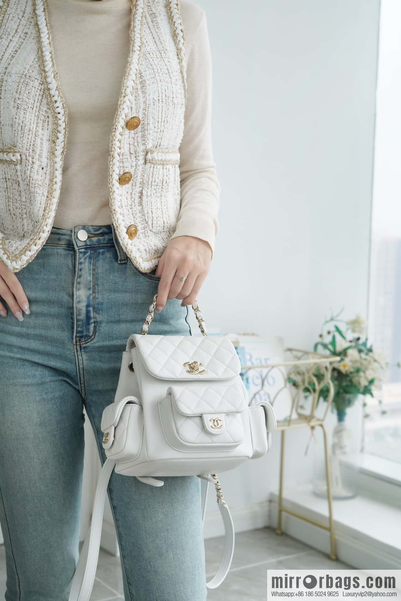 CHANEL 23K new, tank Dumas small shoulder backpack AS4399 white
