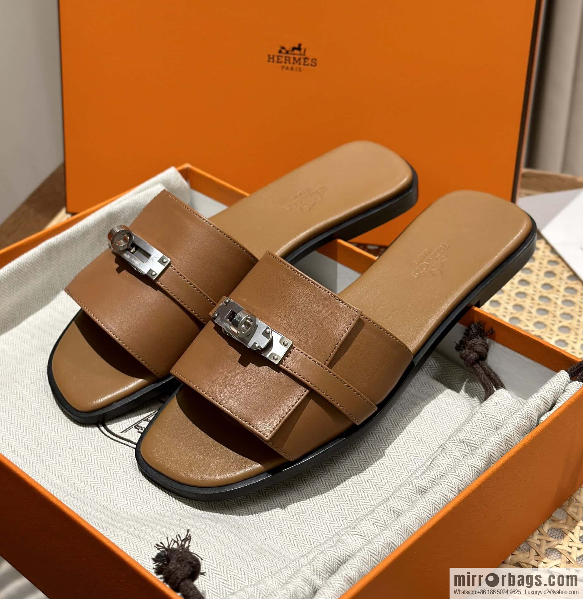 Hermès 2023 Latest Kelly Button Slippers