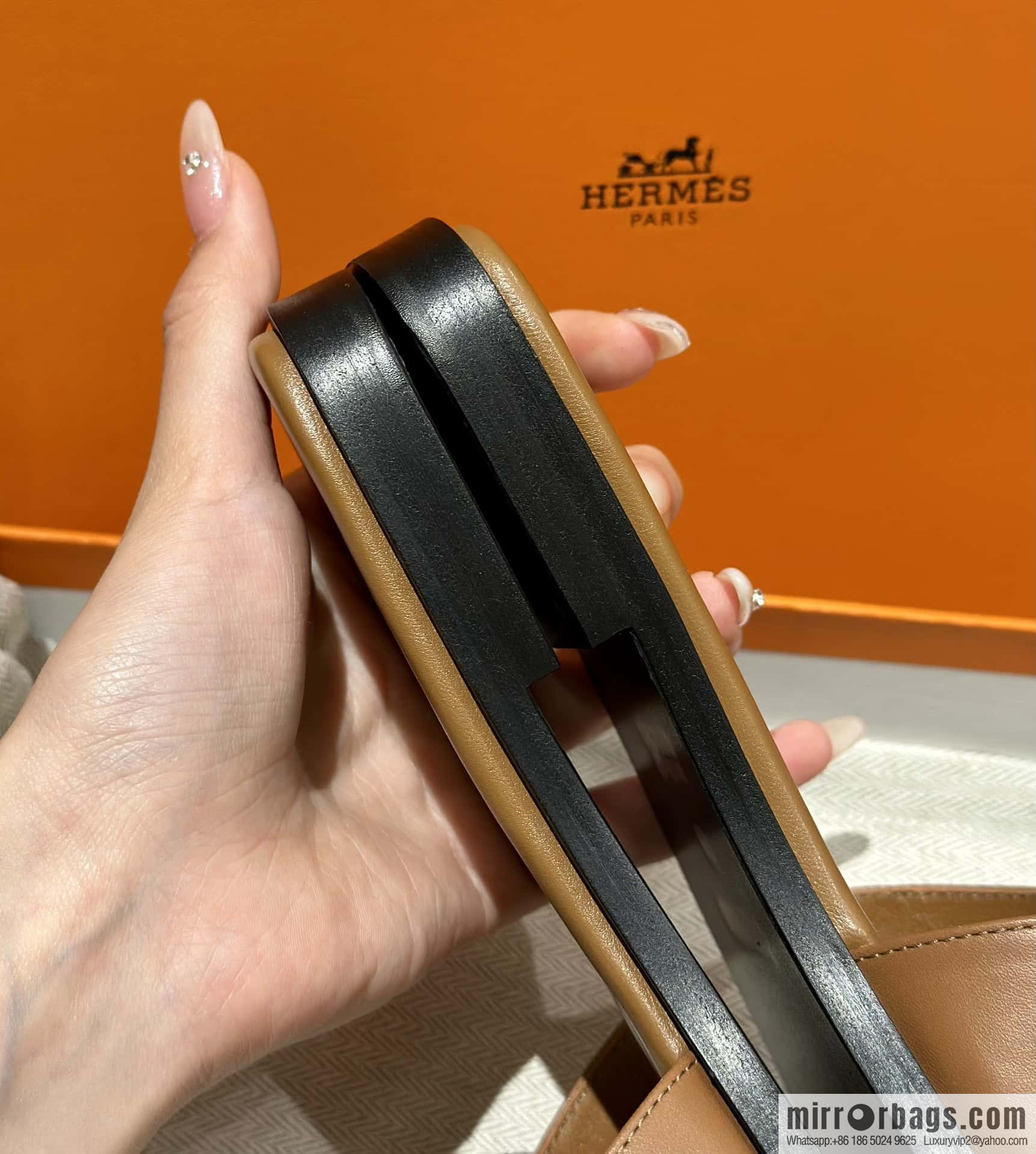 Hermès 2023 Latest Kelly Button Slippers