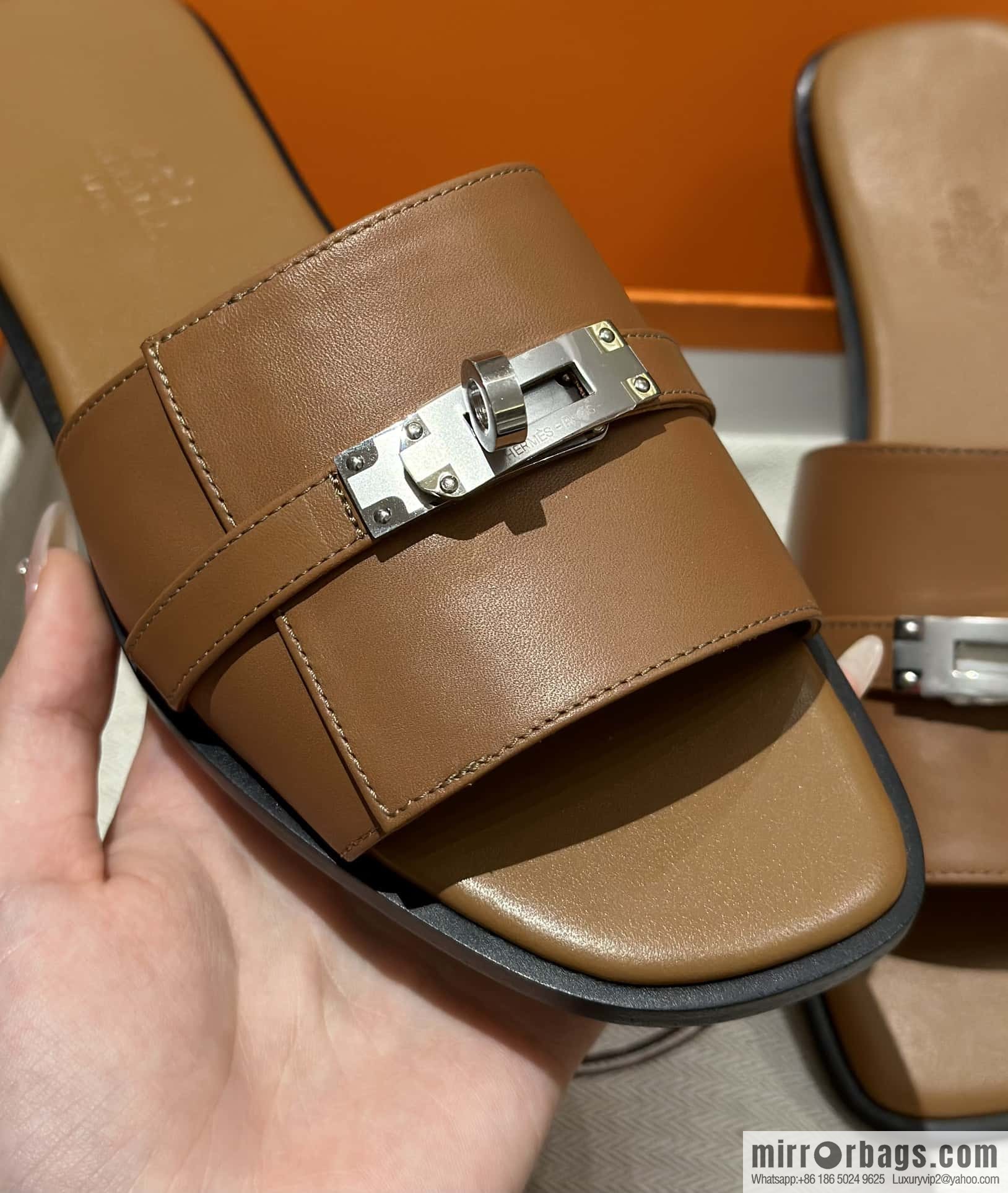 Hermès 2023 Latest Kelly Button Slippers