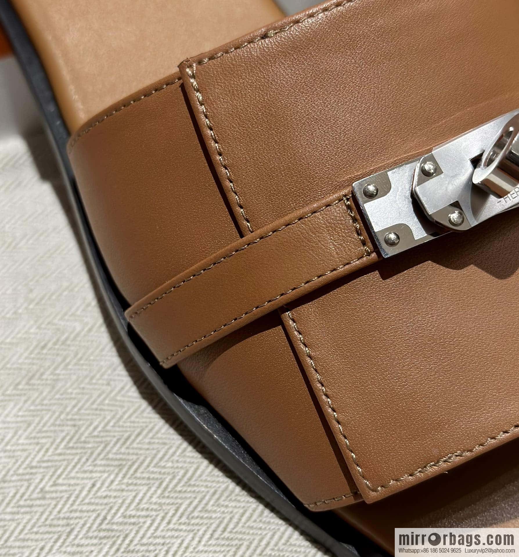 Hermès 2023 Latest Kelly Button Slippers