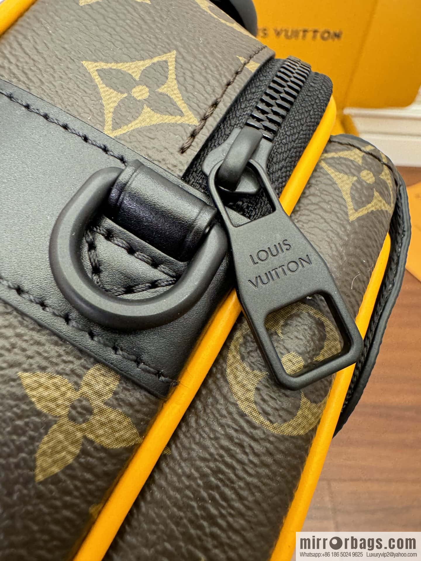 LV M46688 S-Lock Messenger