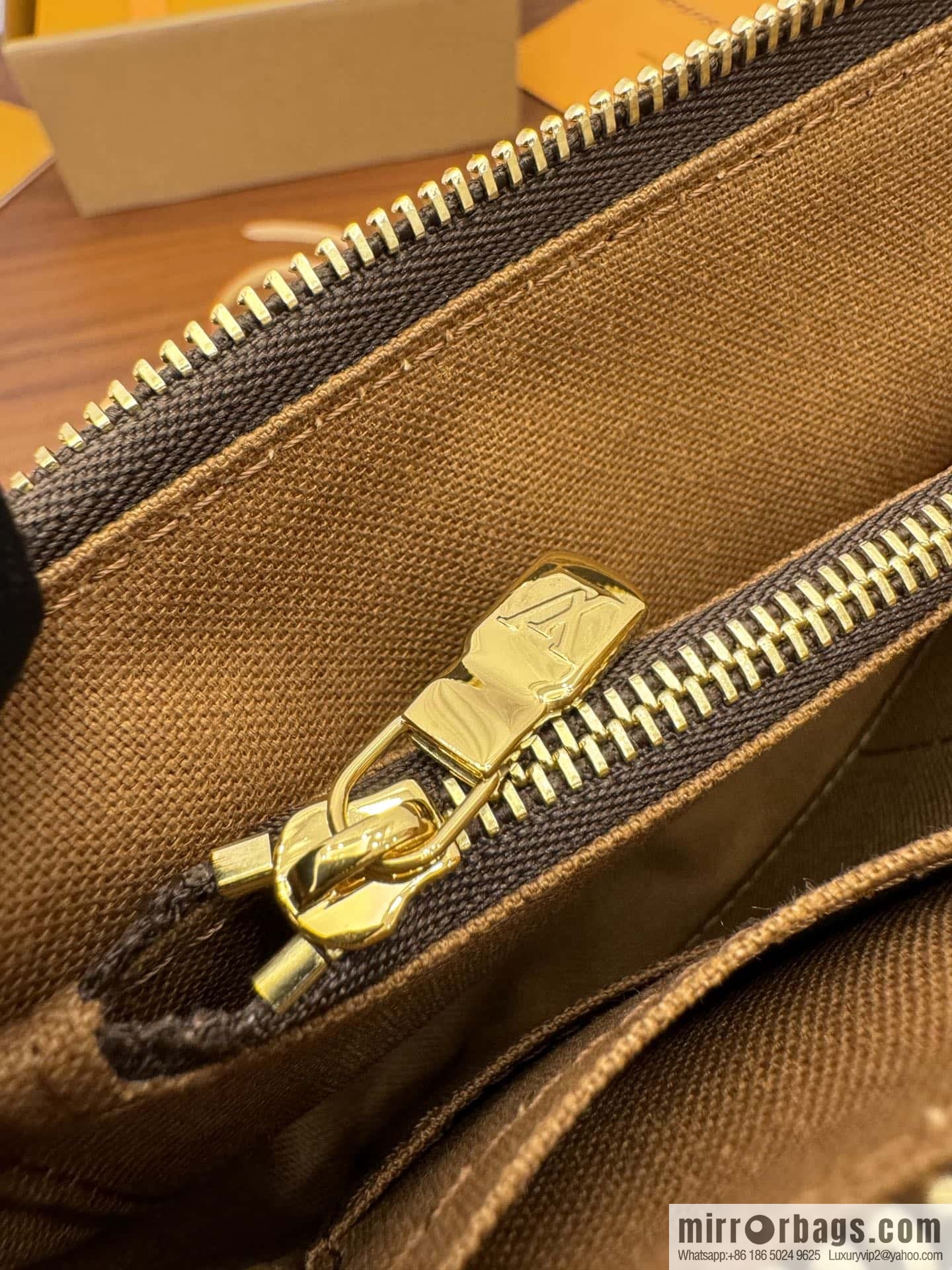 LV M82766 Pochette Accessoires