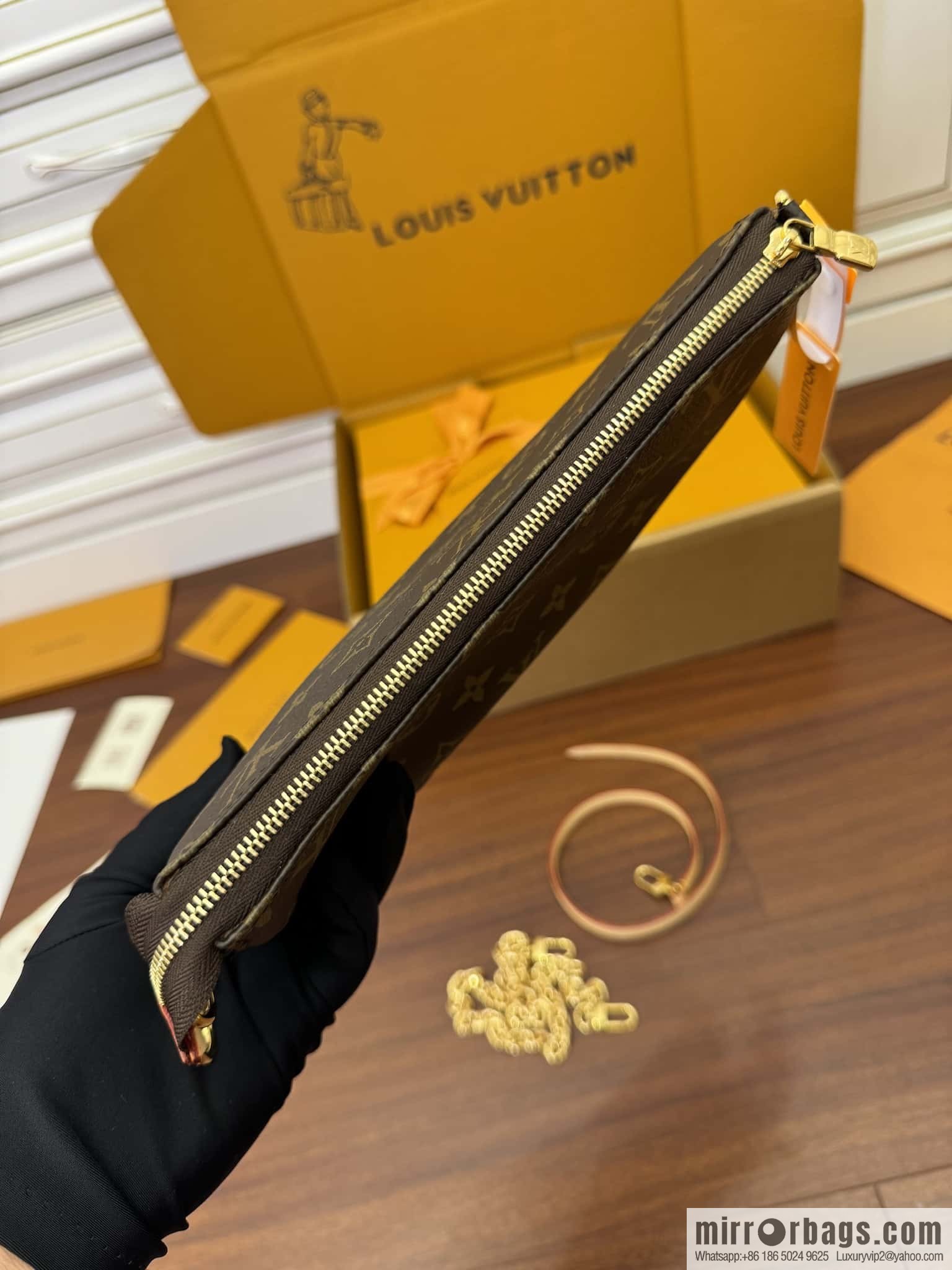 LV M82766 Pochette Accessoires