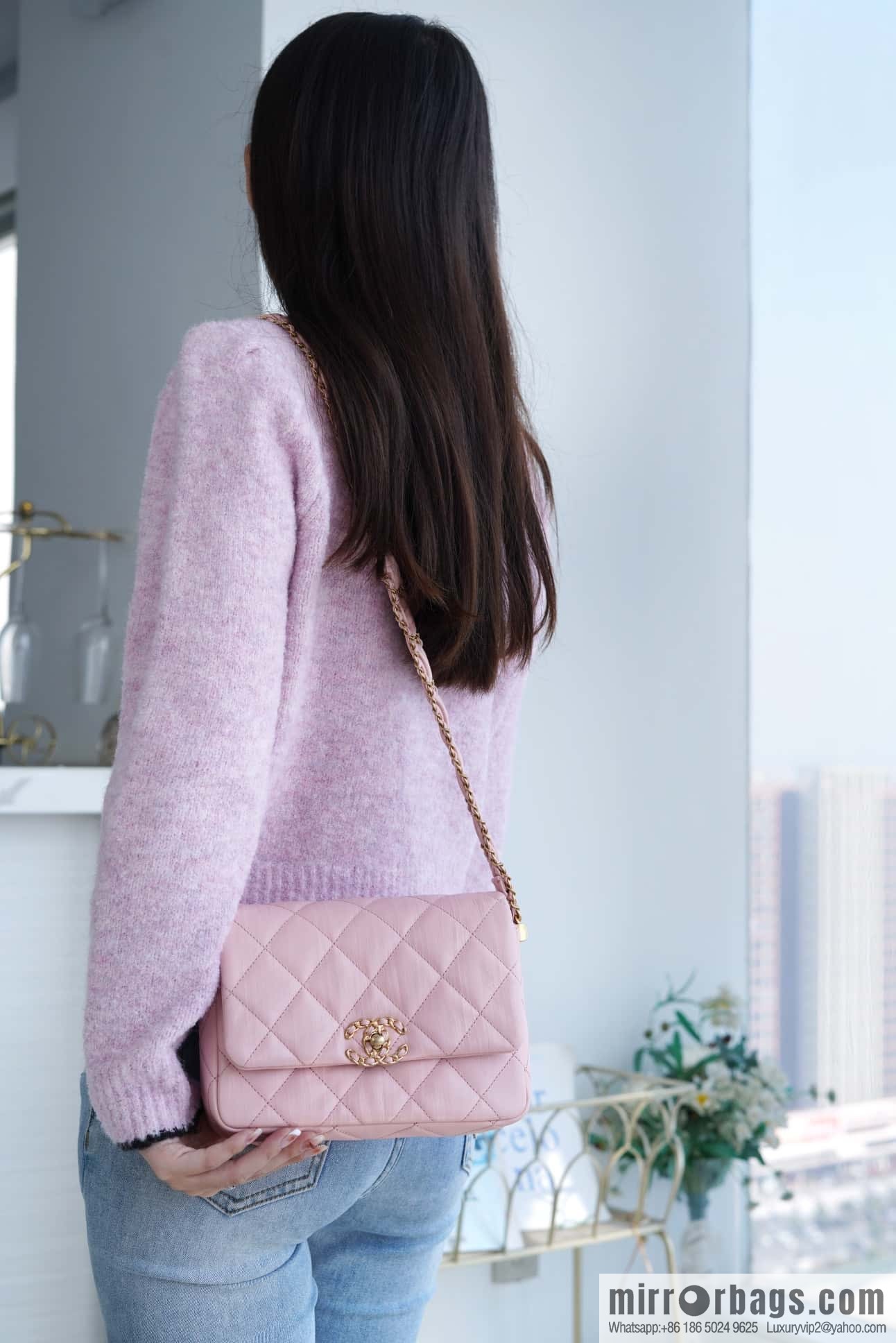 CHANEL 23k autumn and winter series 19 wide shoulder strap cover bag AS4423 pink