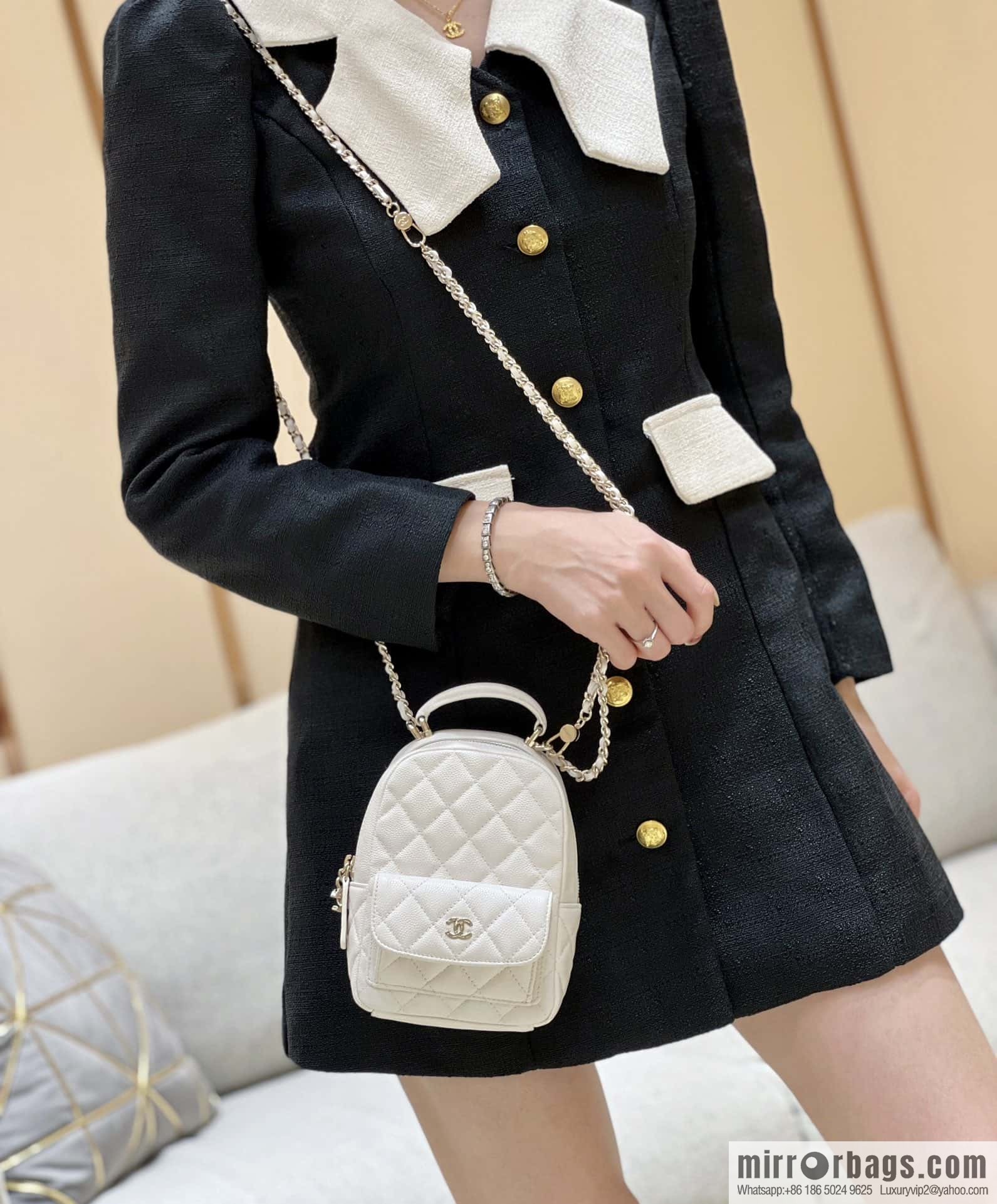 CHANEL 24C early spring holiday series, lychee leather backpack AP3753 white
