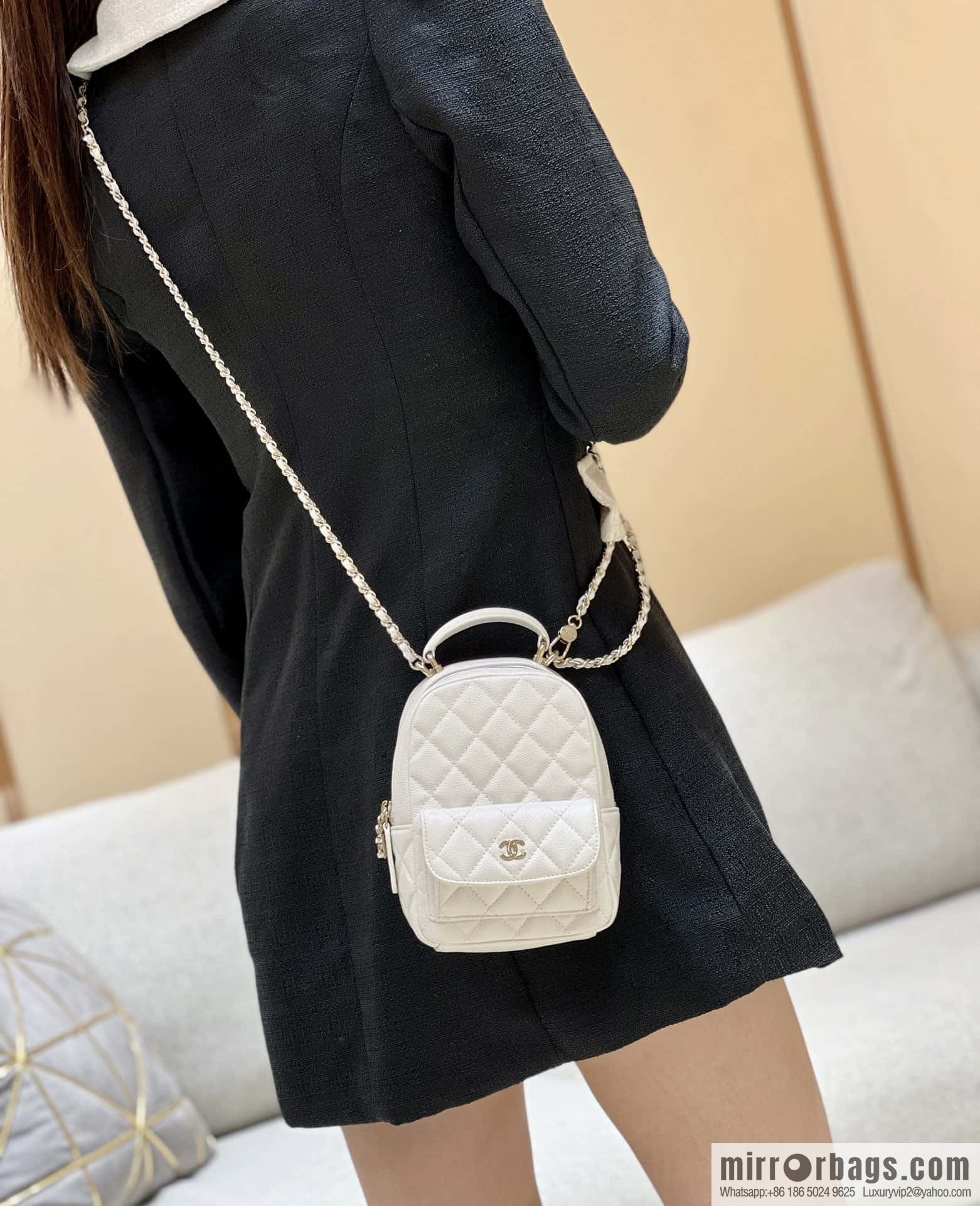 CHANEL 24C early spring holiday series, lychee leather backpack AP3753 white