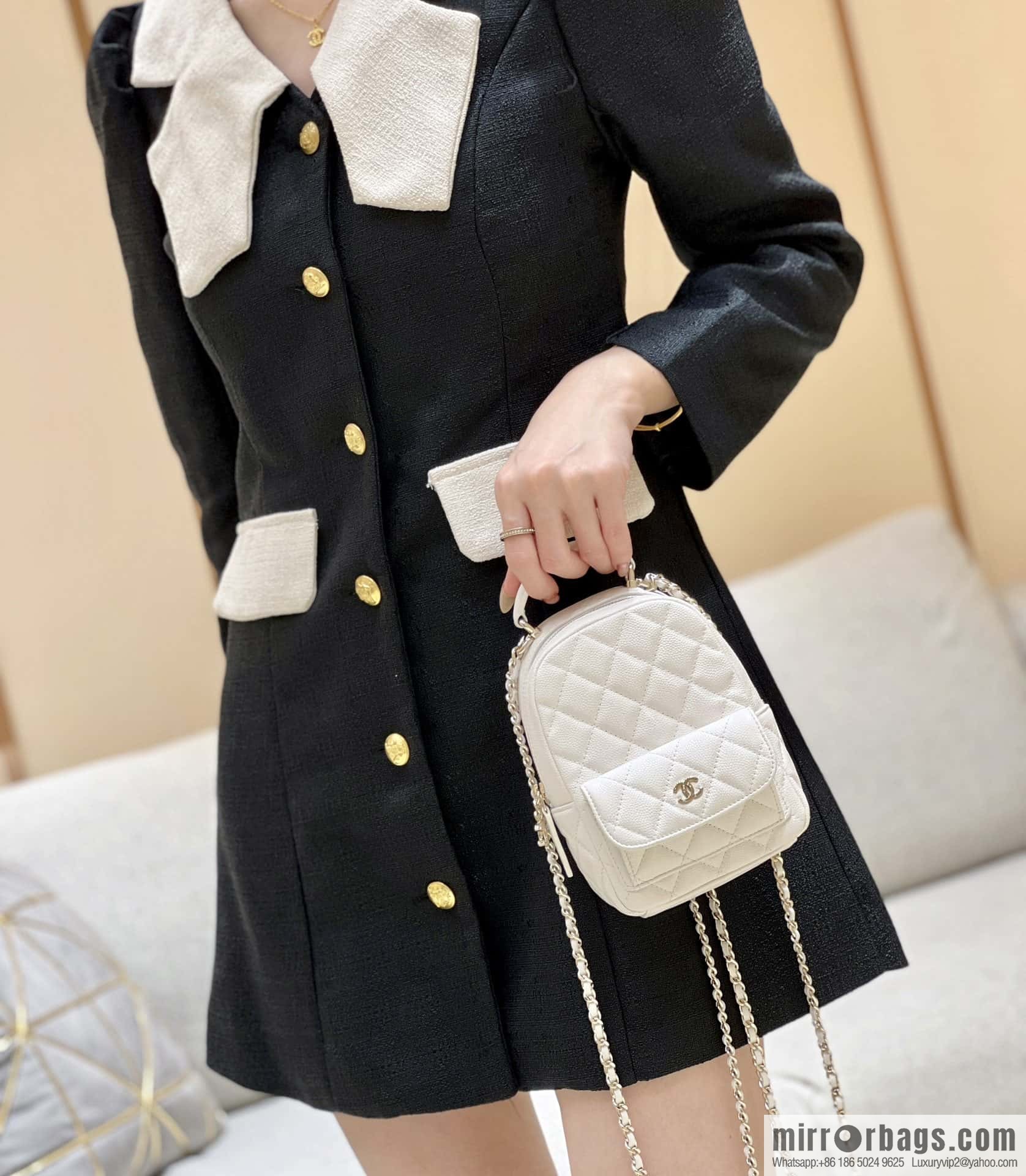 CHANEL 24C early spring holiday series, lychee leather backpack AP3753 white
