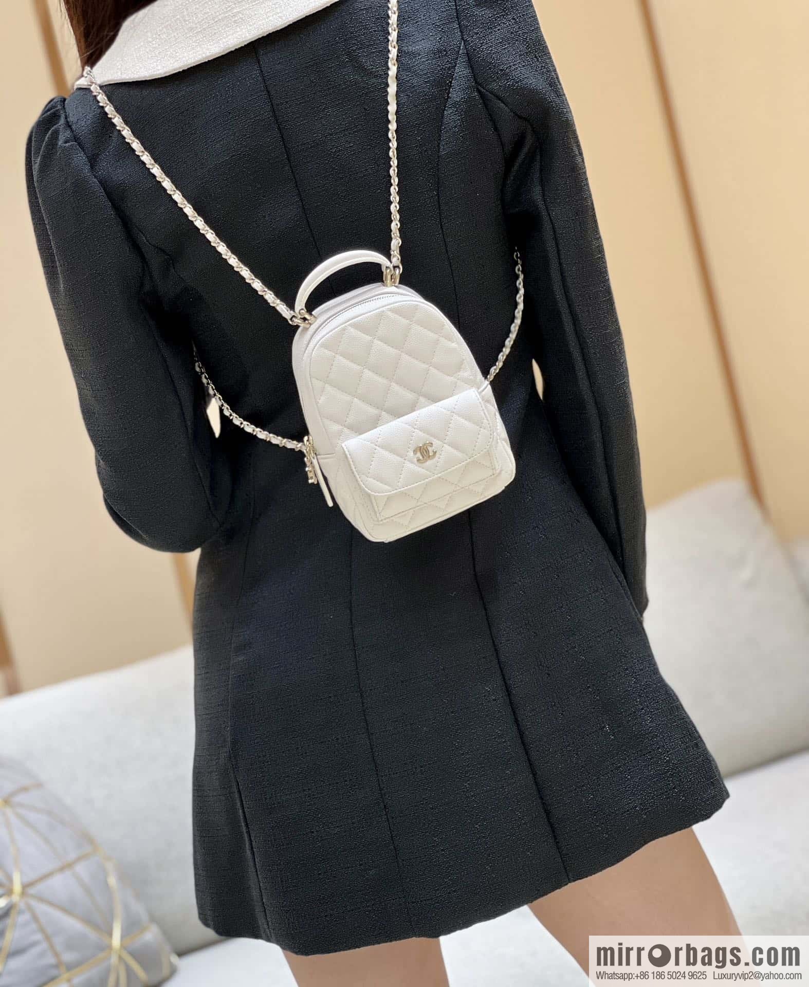 CHANEL 24C early spring holiday series, lychee leather backpack AP3753 white