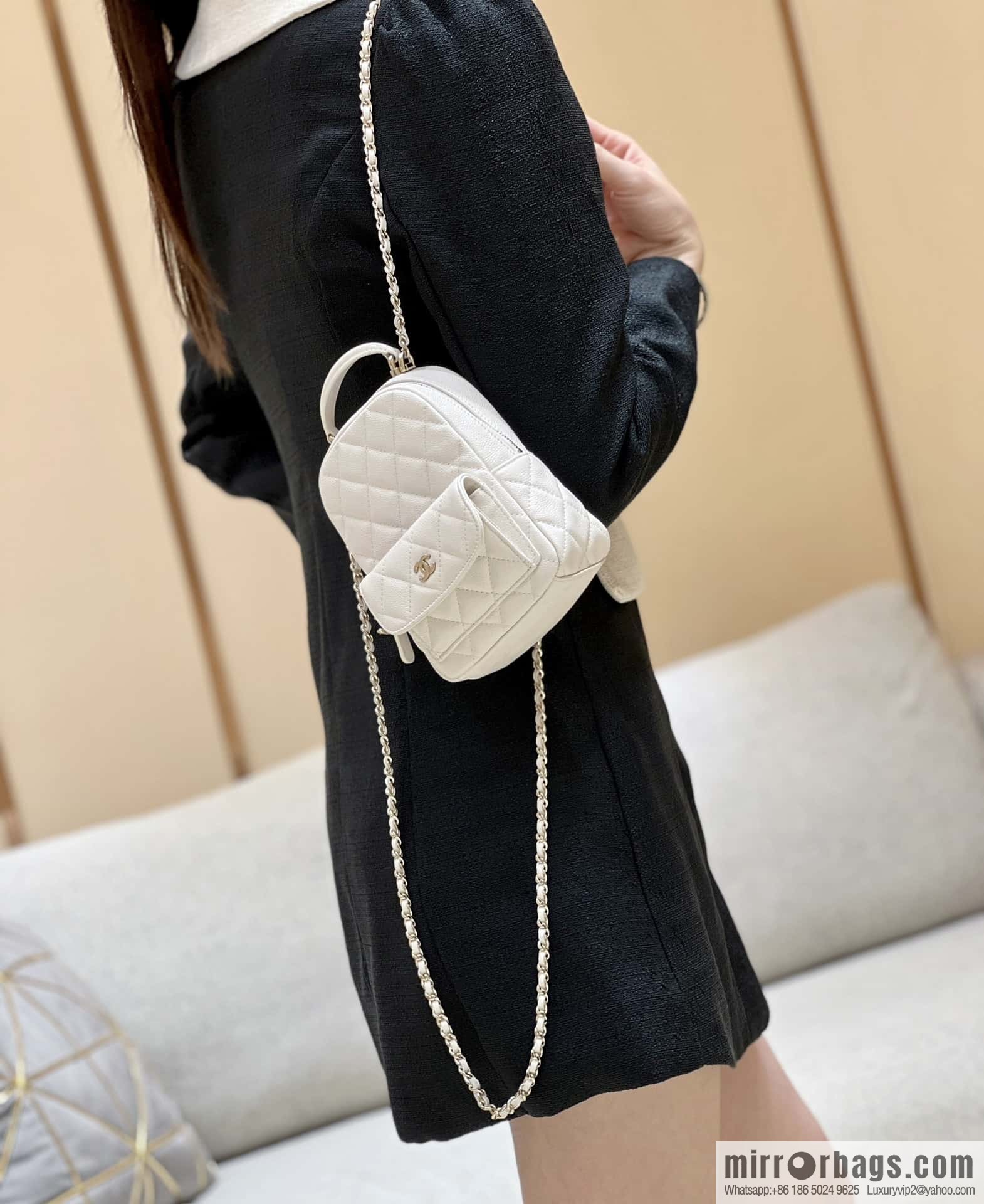 CHANEL 24C early spring holiday series, lychee leather backpack AP3753 white