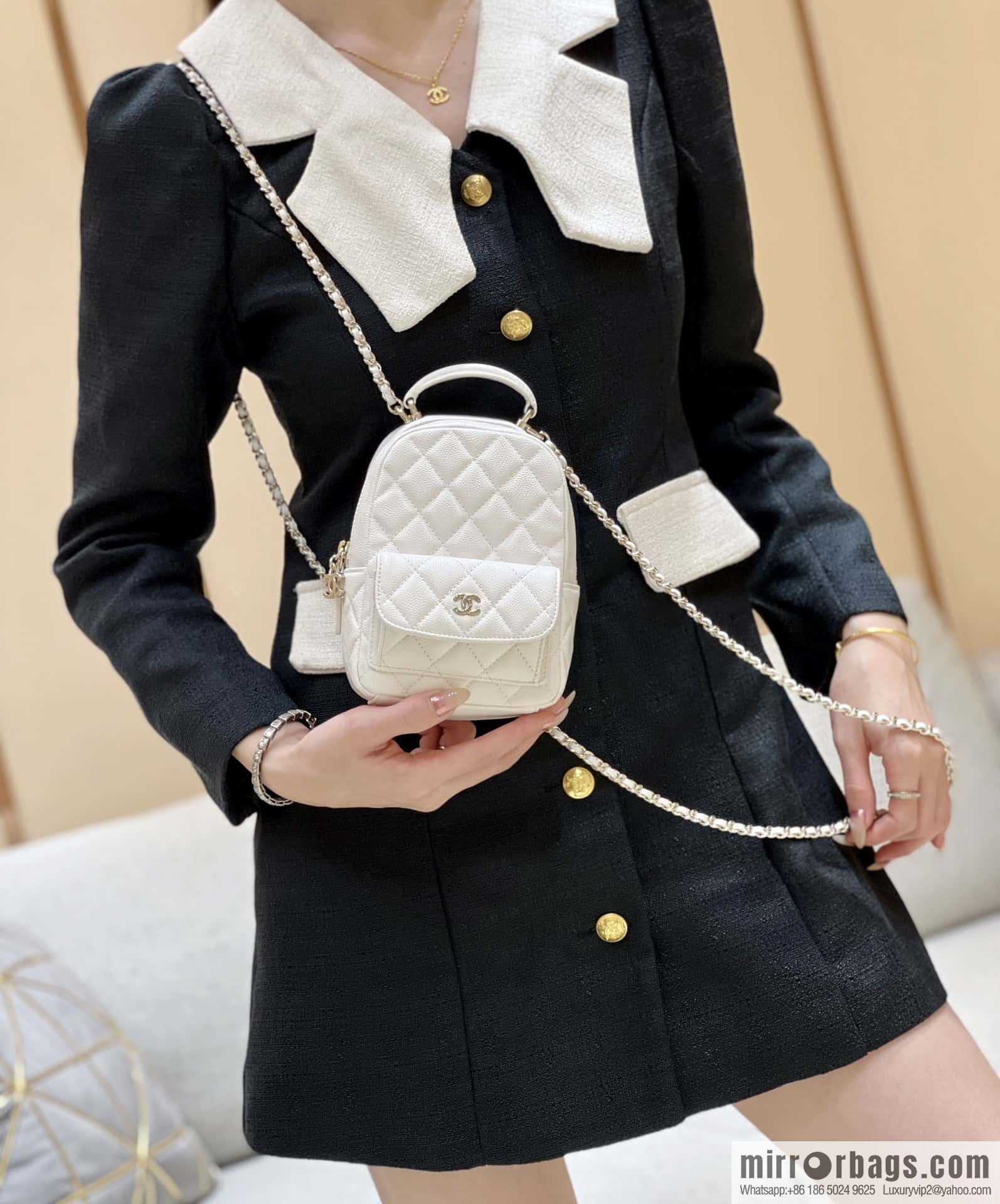 CHANEL 24C early spring holiday series, lychee leather backpack AP3753 white