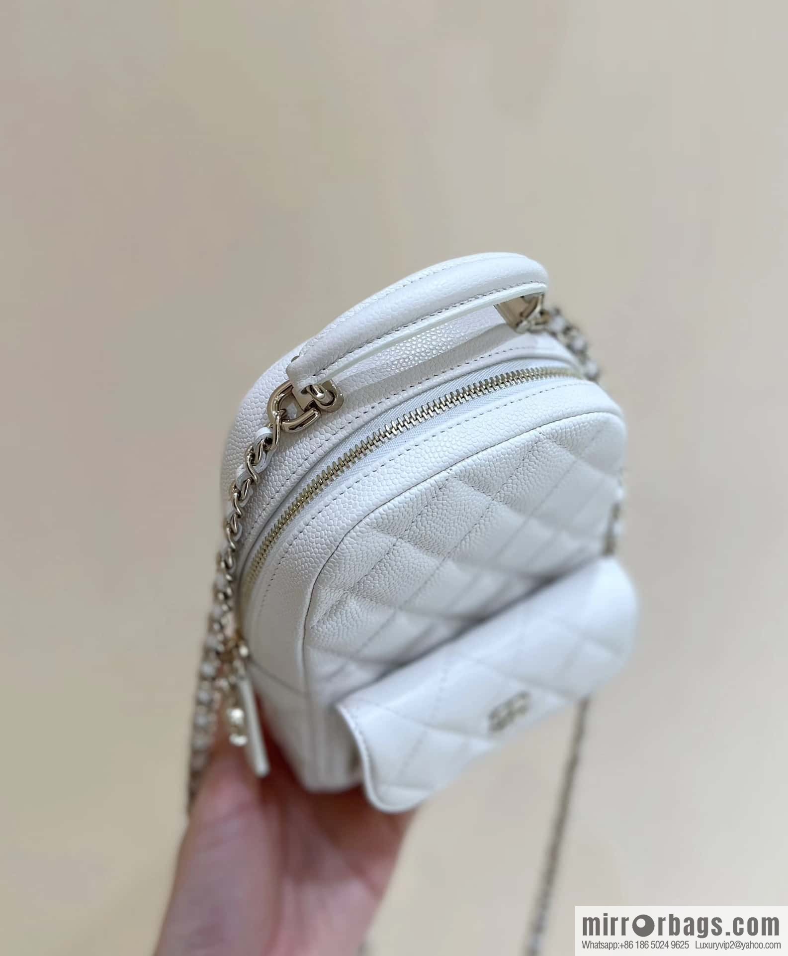 CHANEL 24C early spring holiday series, lychee leather backpack AP3753 white