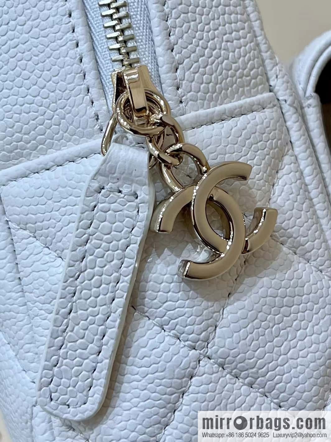 CHANEL 24C early spring holiday series, lychee leather backpack AP3753 white