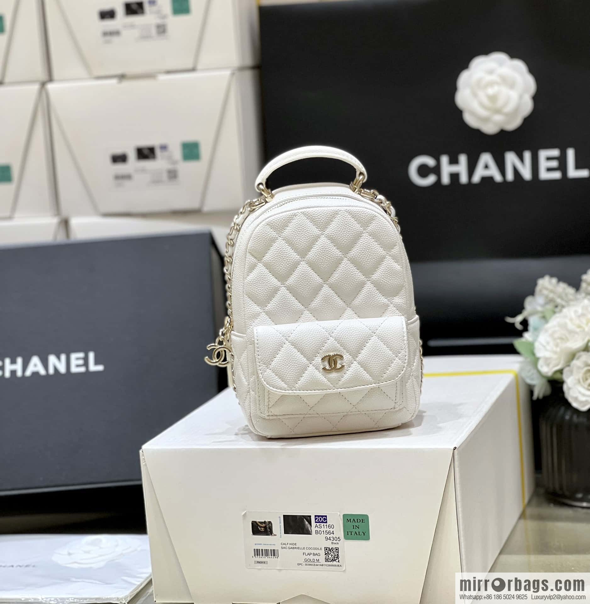 CHANEL 24C early spring holiday series, lychee leather backpack AP3753 white
