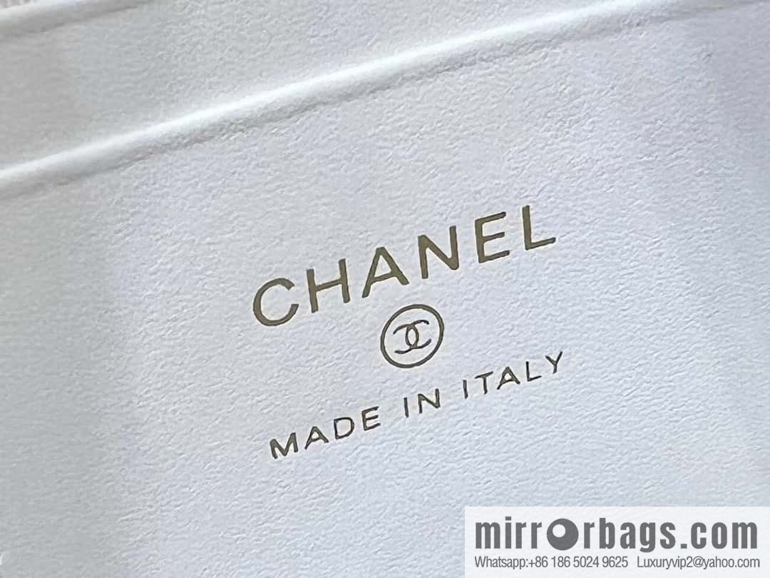 CHANEL 24C early spring holiday series, lychee leather backpack AP3753 white