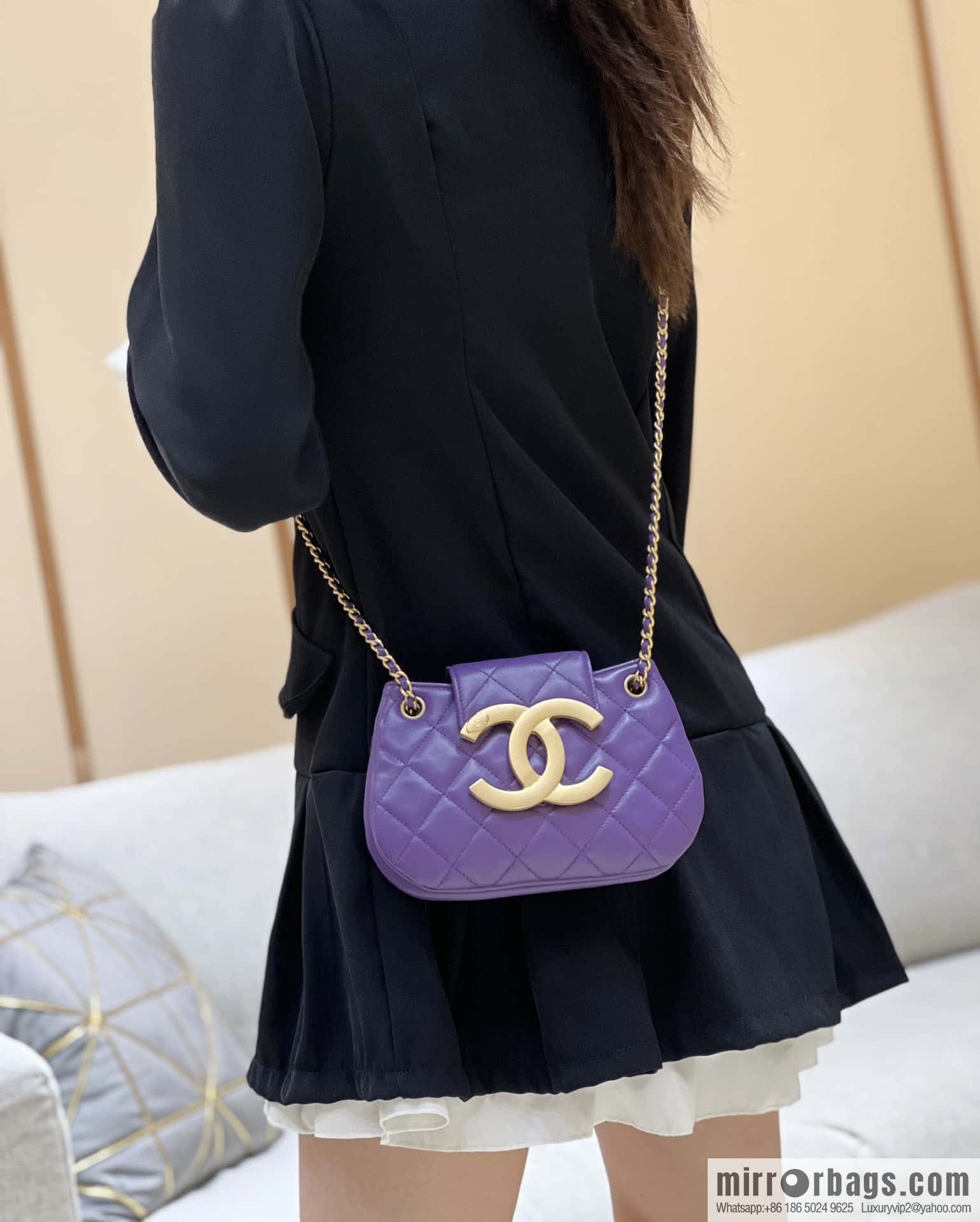CHANEL 24C Early Spring Vacation Series, Big Double C Vintage Mailman Bag AS4609 Purple