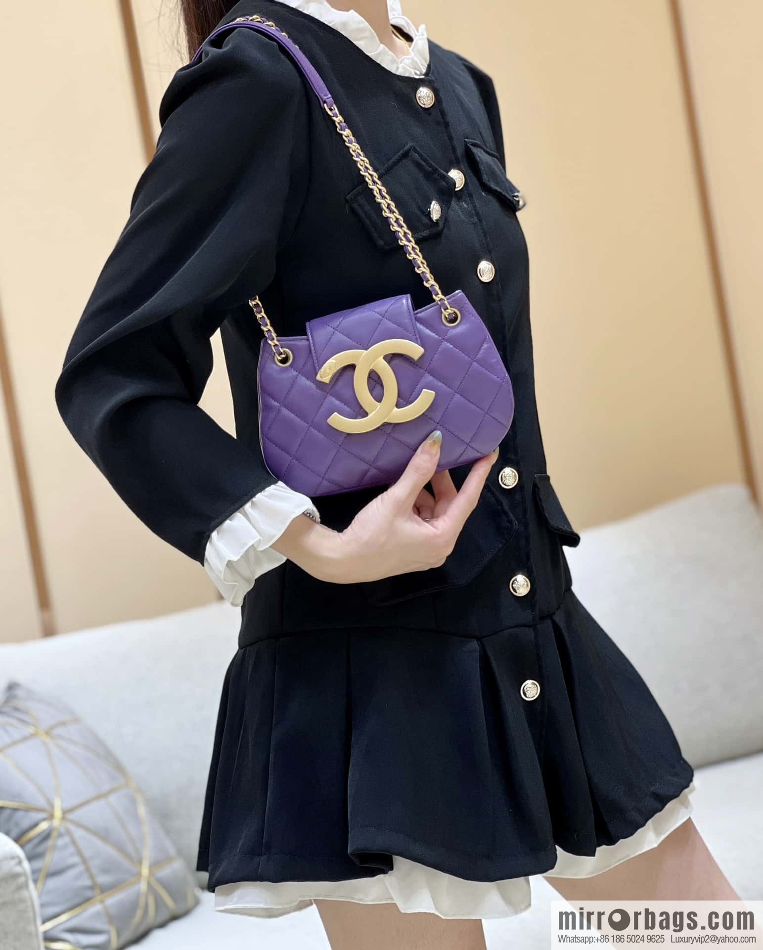 CHANEL 24C Early Spring Vacation Series, Big Double C Vintage Mailman Bag AS4609 Purple