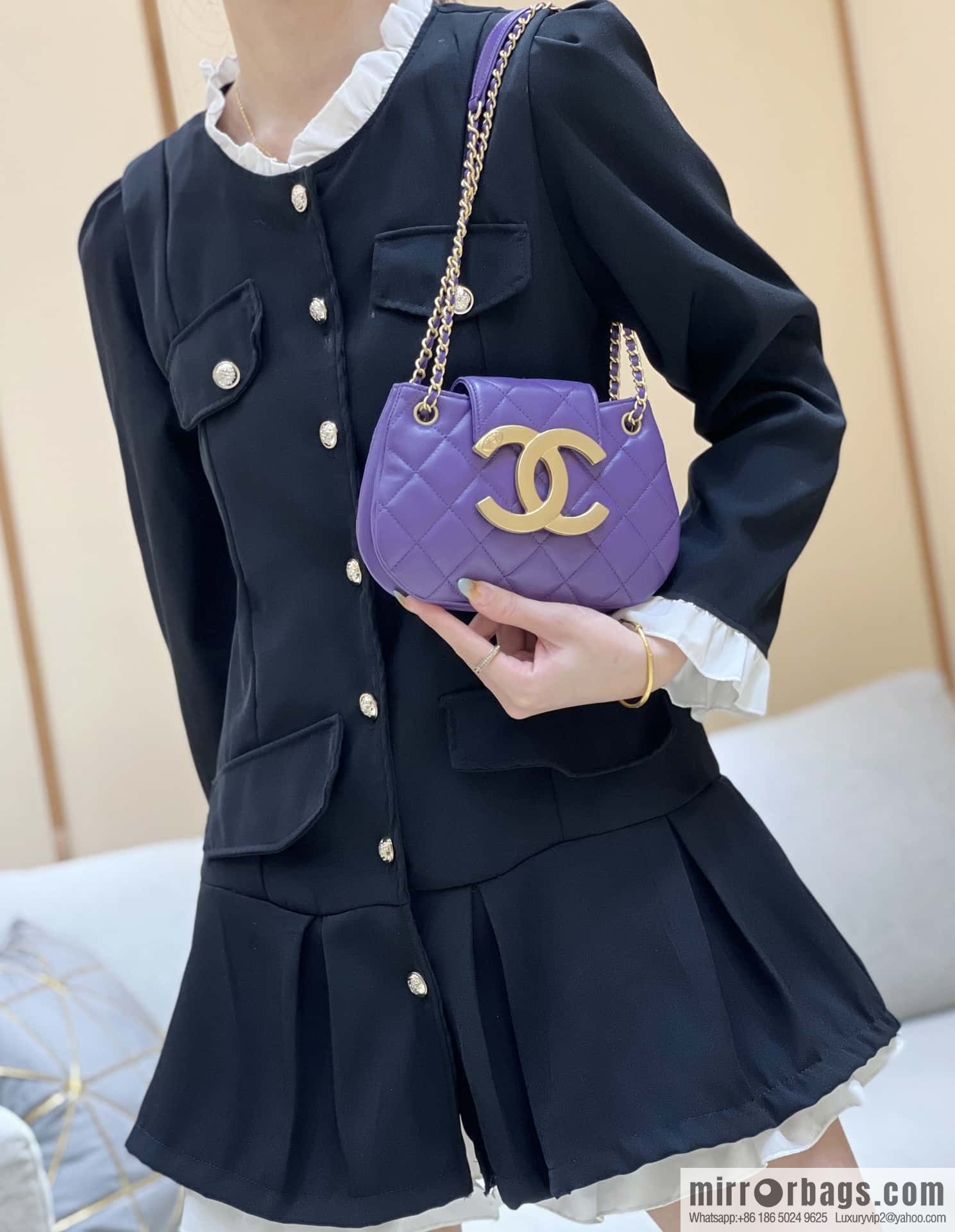 CHANEL 24C Early Spring Vacation Series, Big Double C Vintage Mailman Bag AS4609 Purple