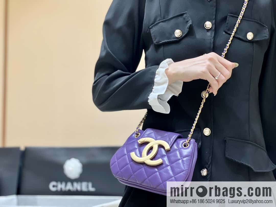 CHANEL 24C Early Spring Vacation Series, Big Double C Vintage Mailman Bag AS4609 Purple