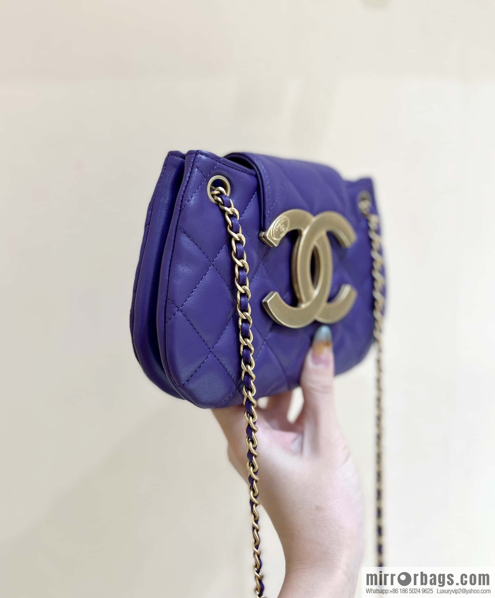 CHANEL 24C Early Spring Vacation Series, Big Double C Vintage Mailman Bag AS4609 Purple