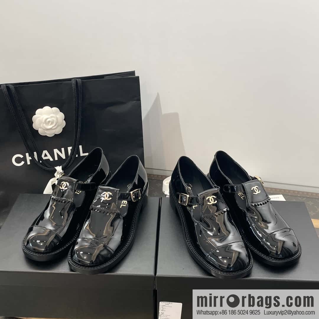 CHANEL Xiaoxiang patent leather glossy Mary Jane platform loafers