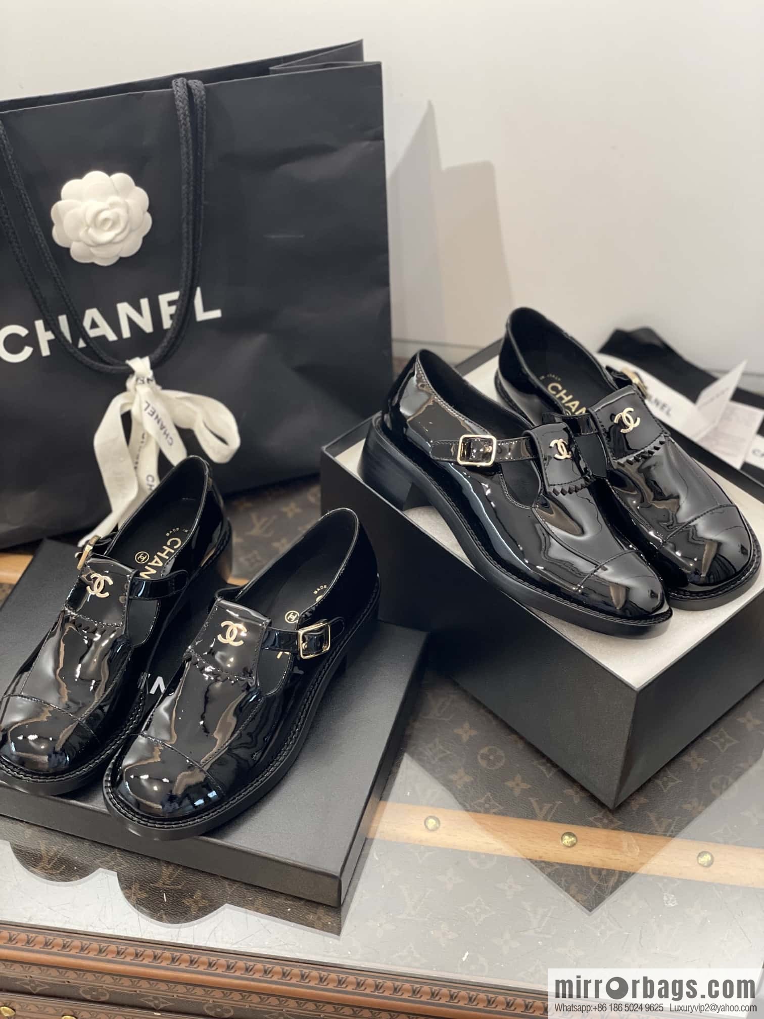 CHANEL Xiaoxiang patent leather glossy Mary Jane platform loafers