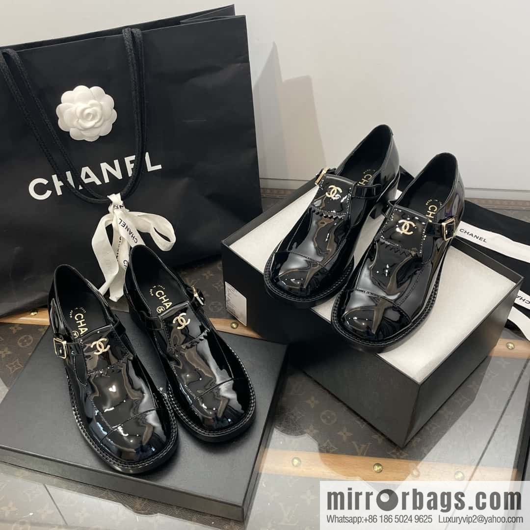 CHANEL Xiaoxiang patent leather glossy Mary Jane platform loafers