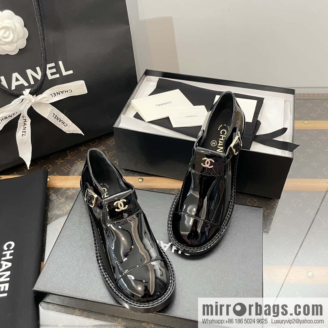 CHANEL Xiaoxiang patent leather glossy Mary Jane platform loafers