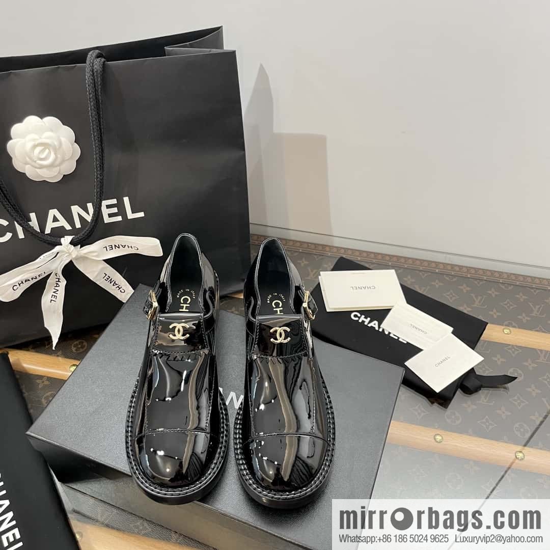CHANEL Xiaoxiang patent leather glossy Mary Jane platform loafers