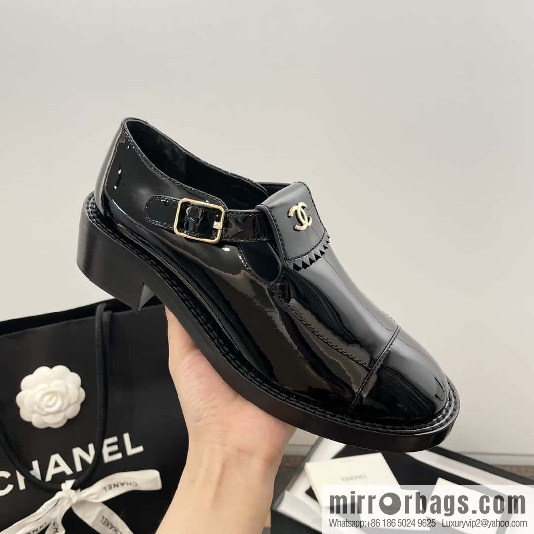 CHANEL Xiaoxiang patent leather glossy Mary Jane platform loafers