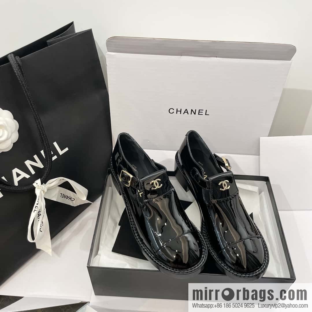 CHANEL Xiaoxiang patent leather glossy Mary Jane platform loafers