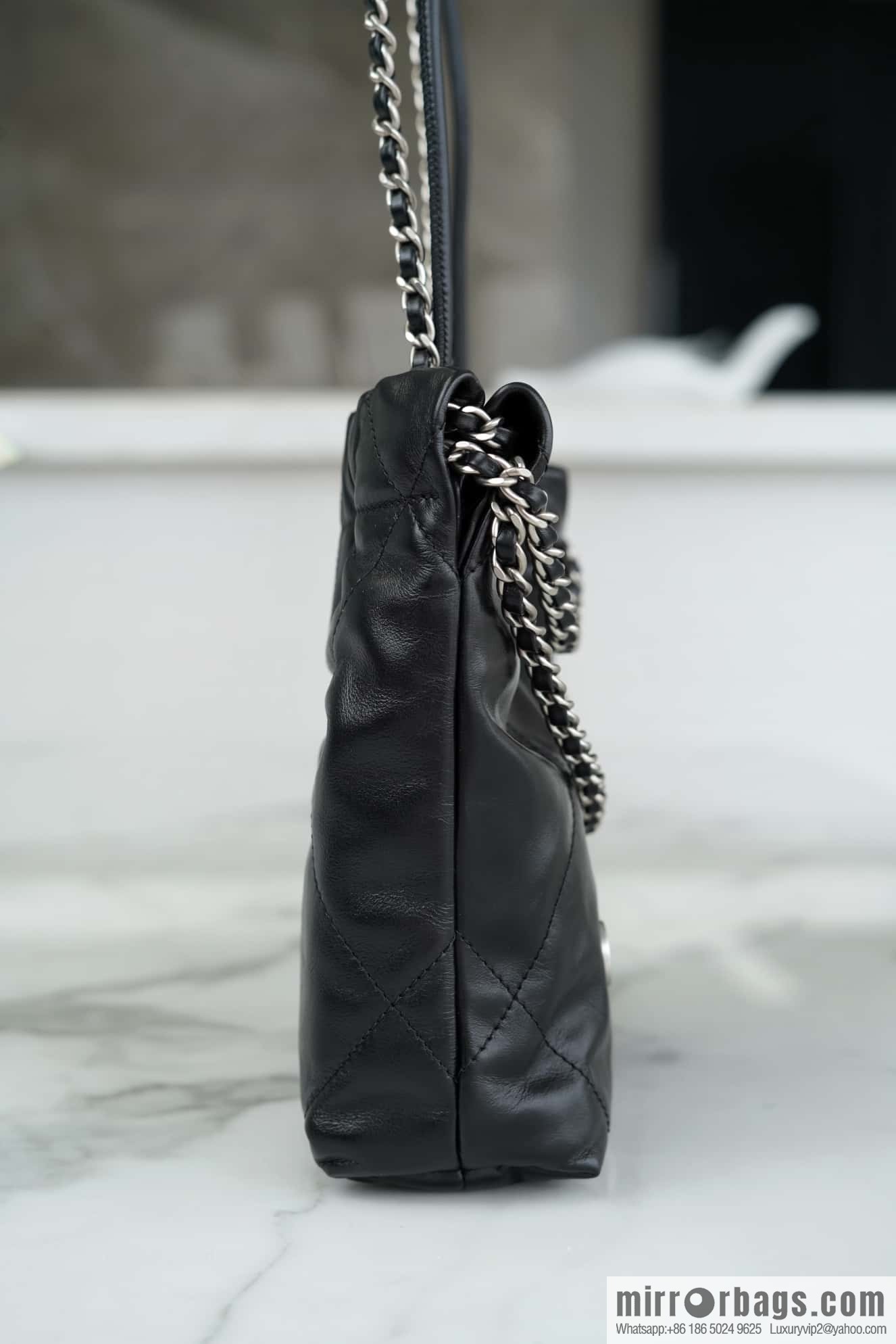 CHANEL 23s spring and summer new 22Mini bag original leather AS3980 black/silver buckle