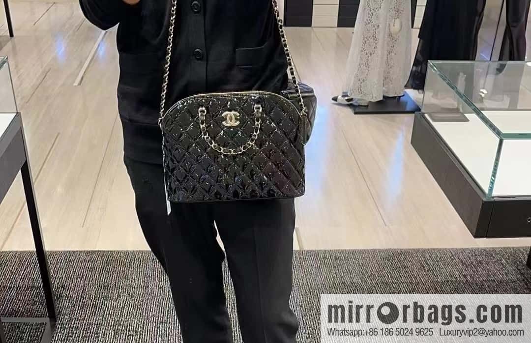 CHANEL 23S spring and summer series patent leather shell bag AS3969