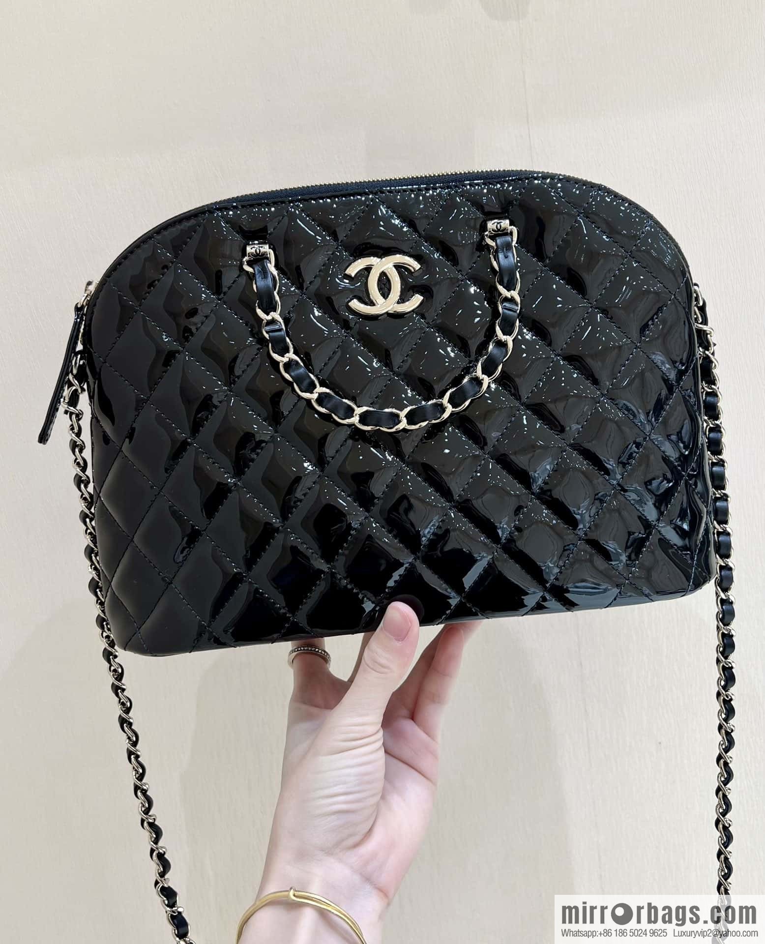 CHANEL 23S spring and summer series patent leather shell bag AS3969