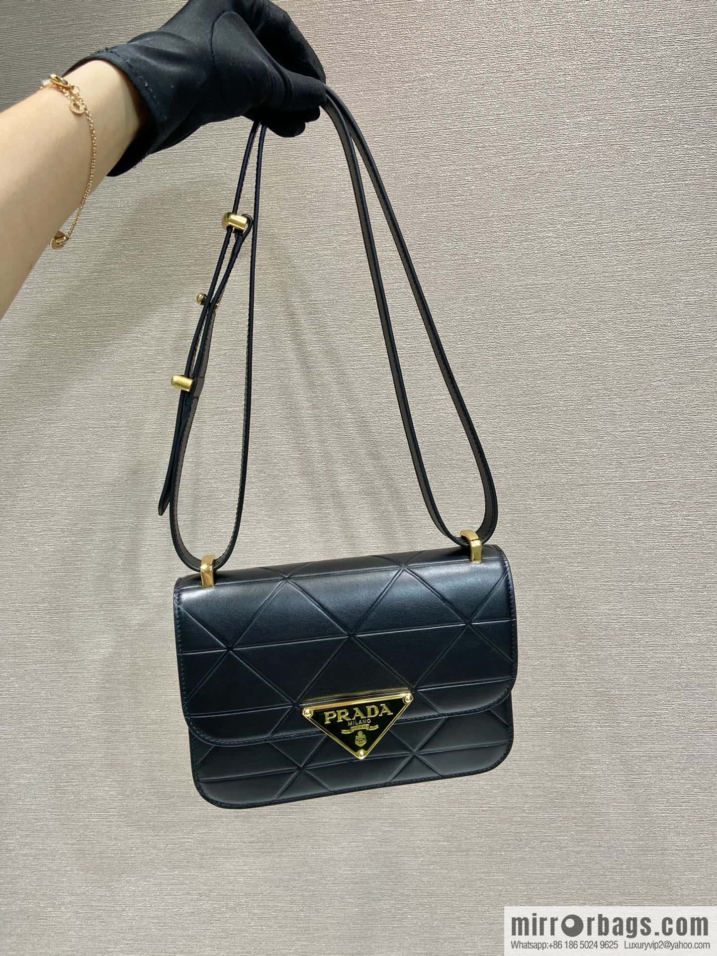 PRADA new triangular rhombus flight attendant bag 🎉 1BD320