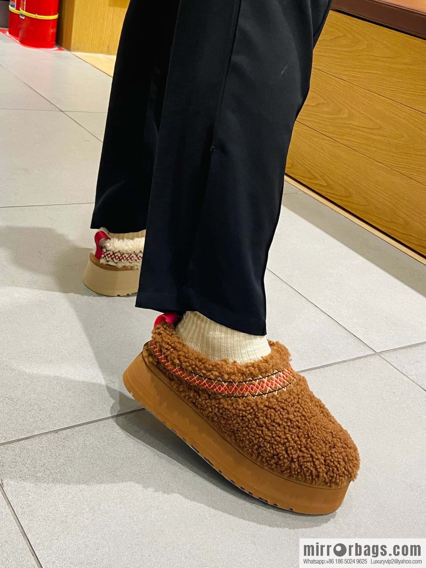 UGG Fall/Winter Teddy 🐻 Curly Tats Thick Bottom Fluffy Slippers