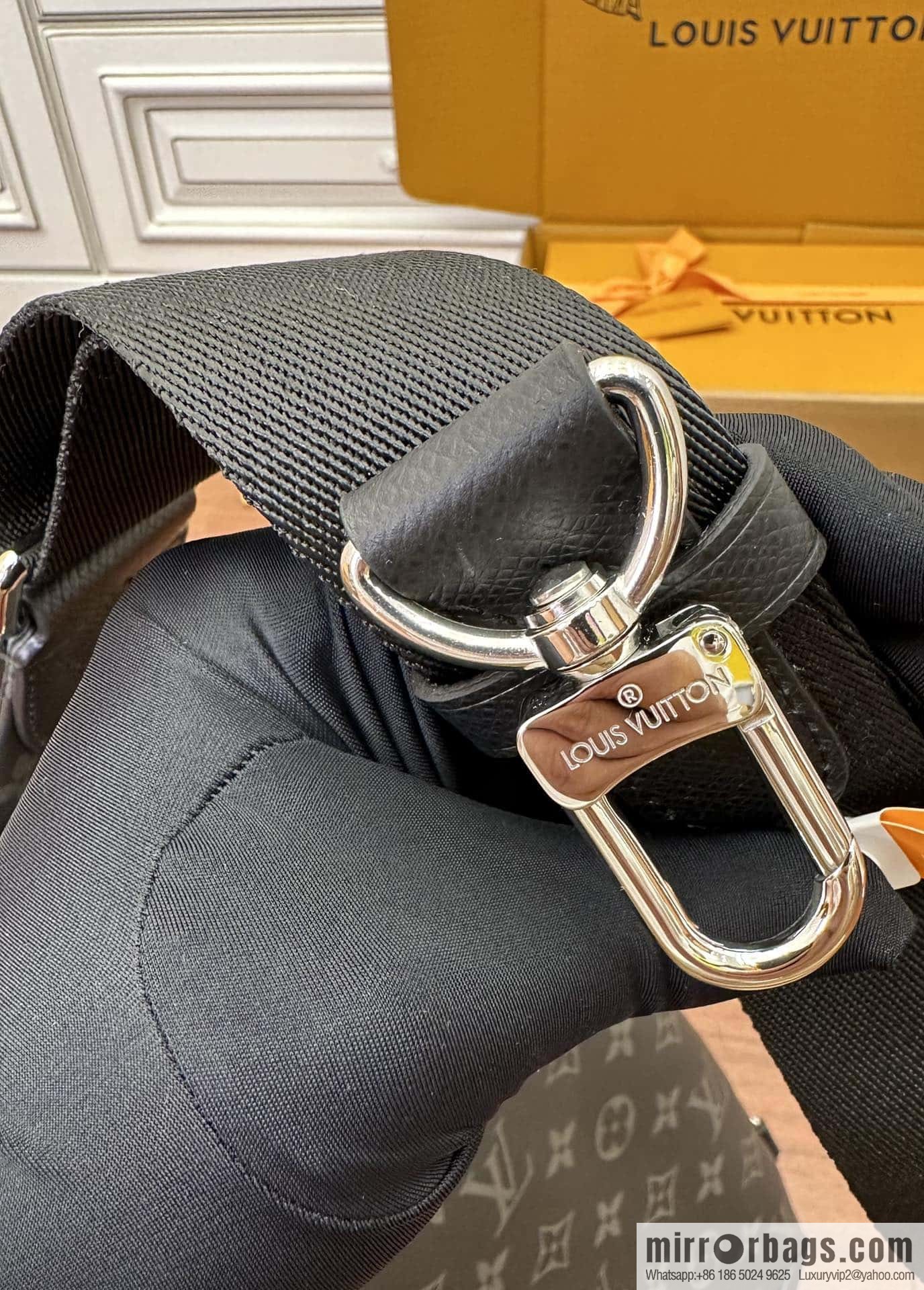 LV M30936 Duo Slingbag
