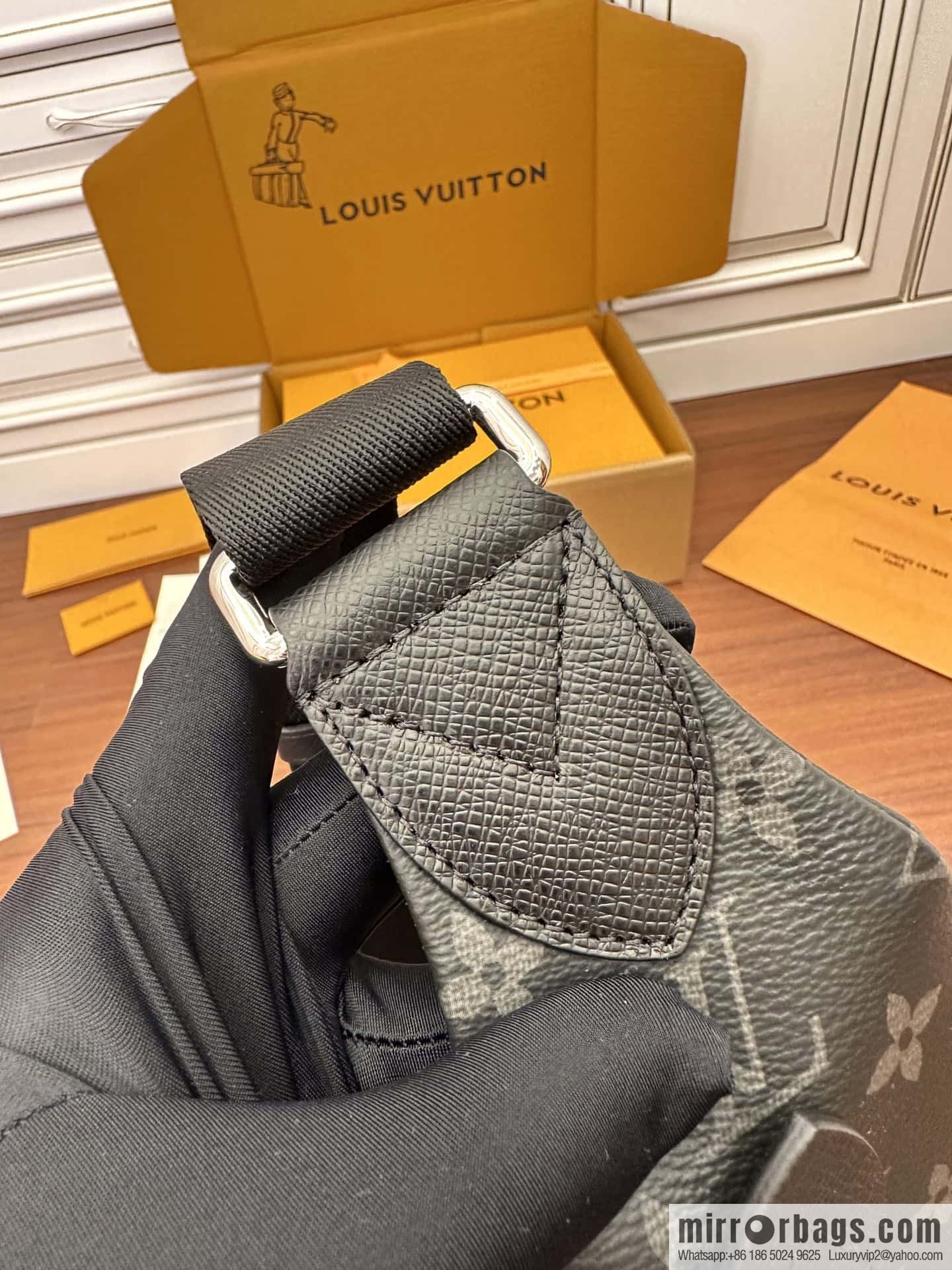 LV M30936 Duo Slingbag