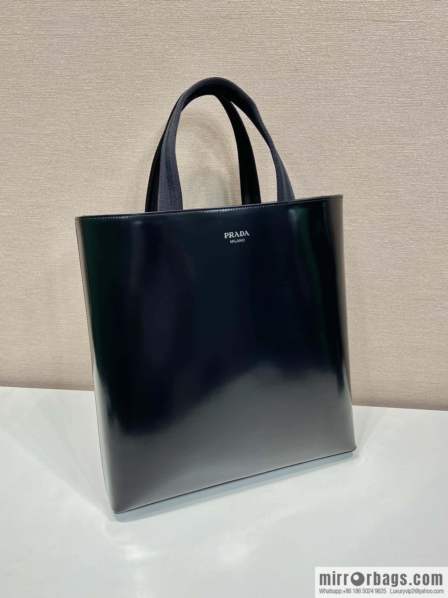 PRADA smooth tote bag 🎉 2VG113 smooth