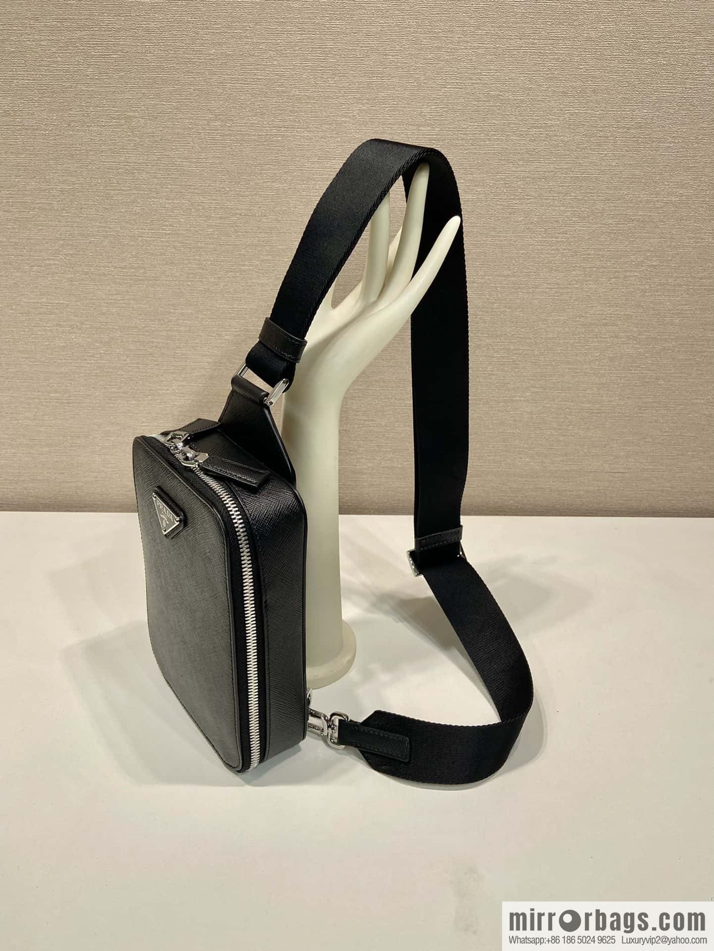 PRADA new breast bag 🎉 2VZ106 breast bag