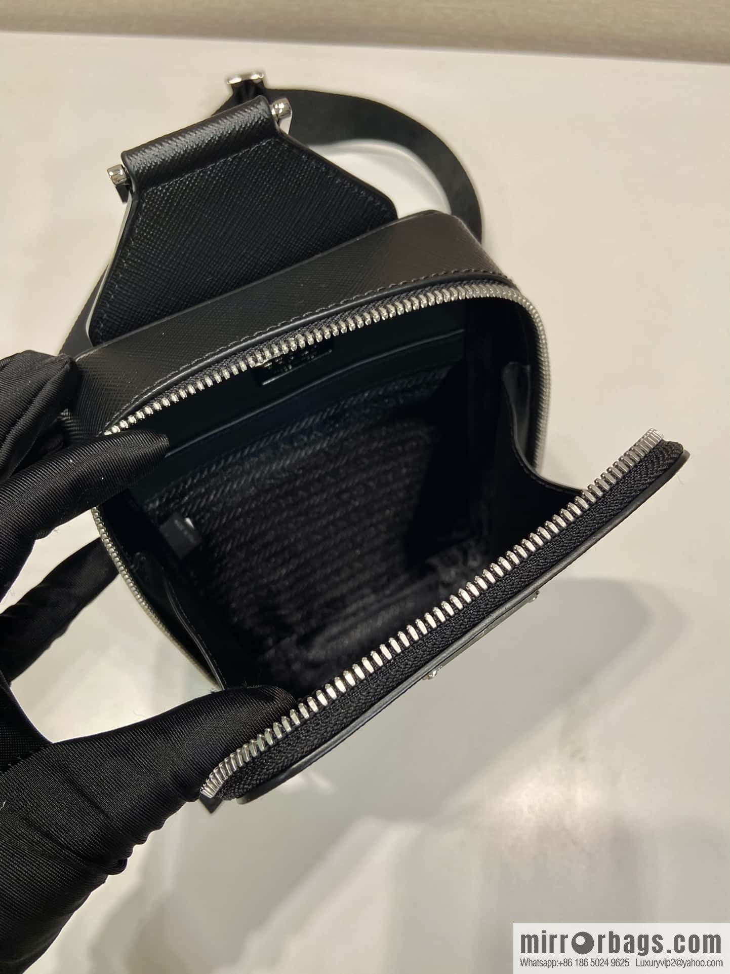 PRADA new breast bag 🎉 2VZ106 breast bag