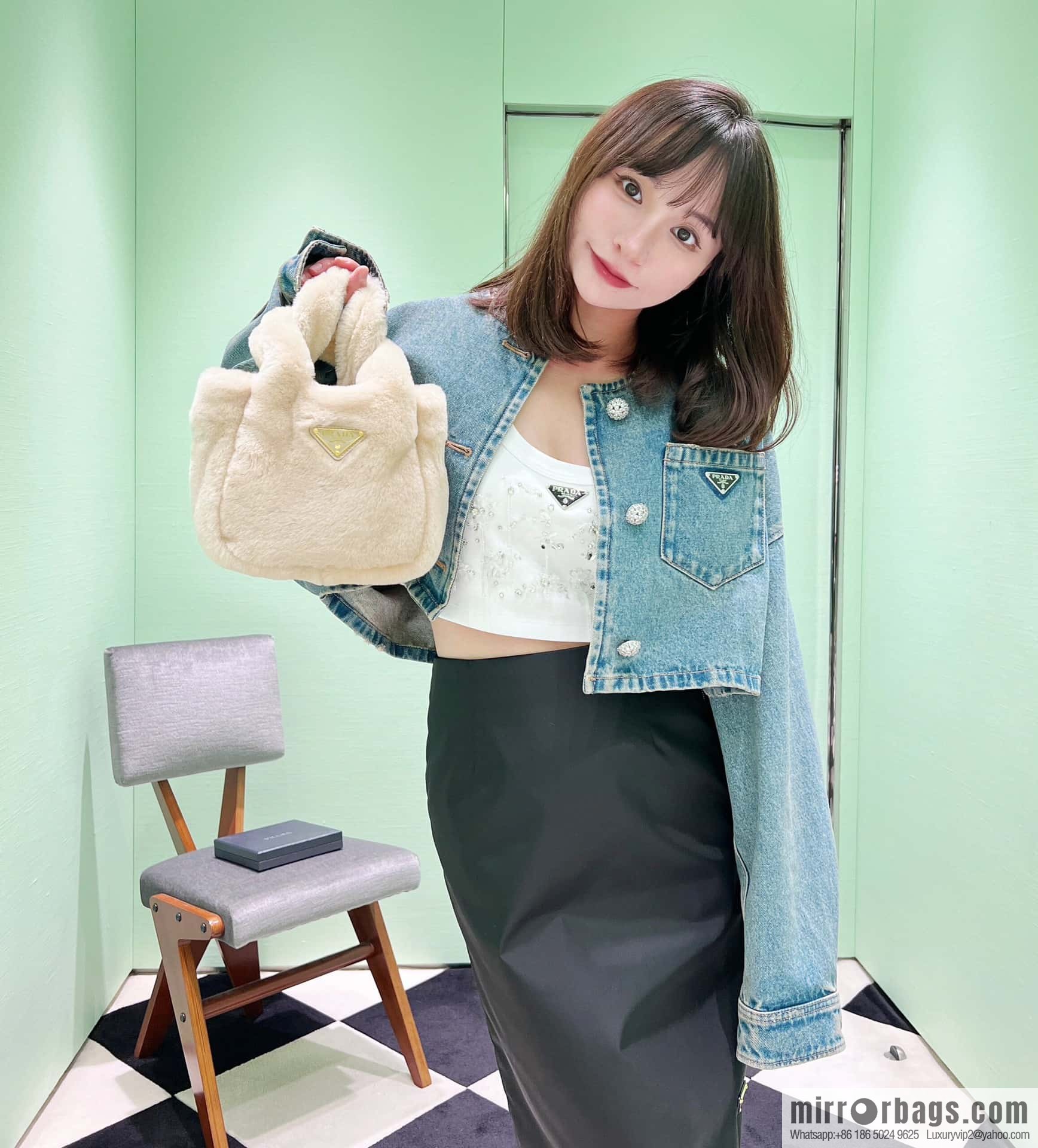 PRADA wool bucket bag 🎉 1BA349