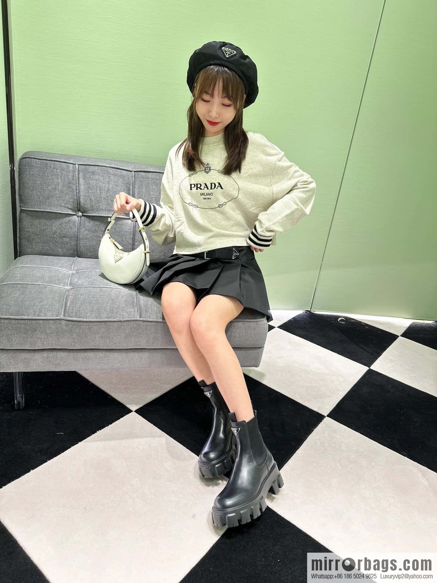 PRADA Triangle standard serrated wheel, muffin thick-bottomed cigarette tube short boots