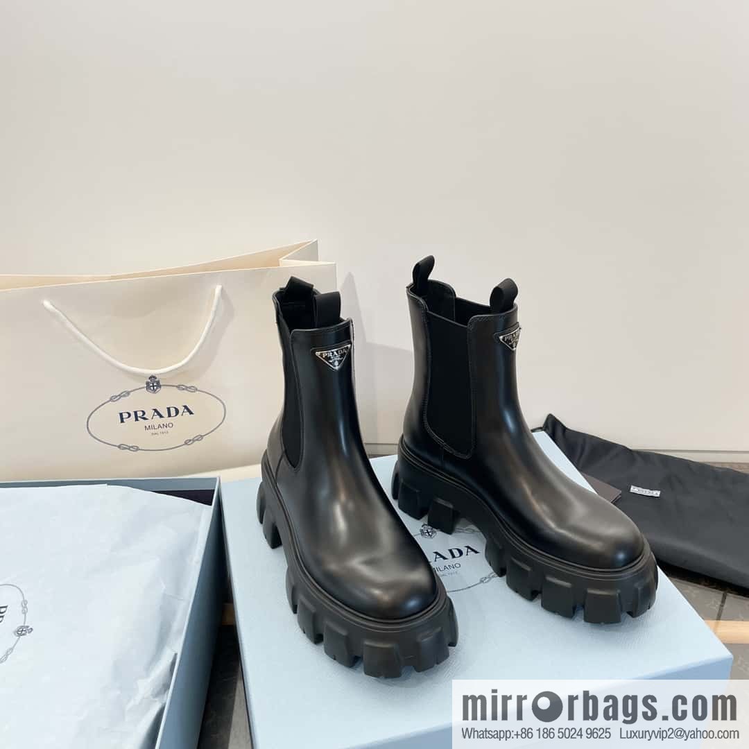 PRADA Triangle standard serrated wheel, muffin thick-bottomed cigarette tube short boots