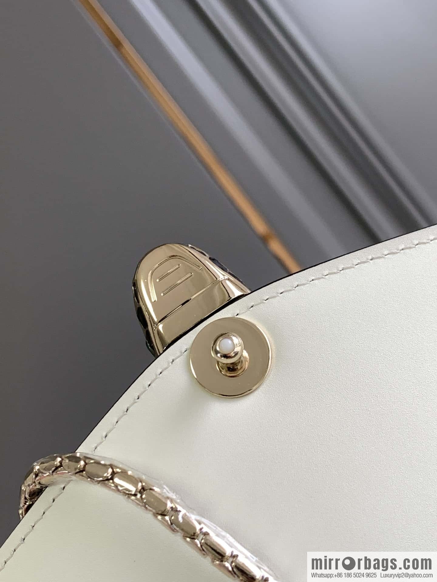 BVLGARI Bulgari crossbody bag 290323 agate white 25CM