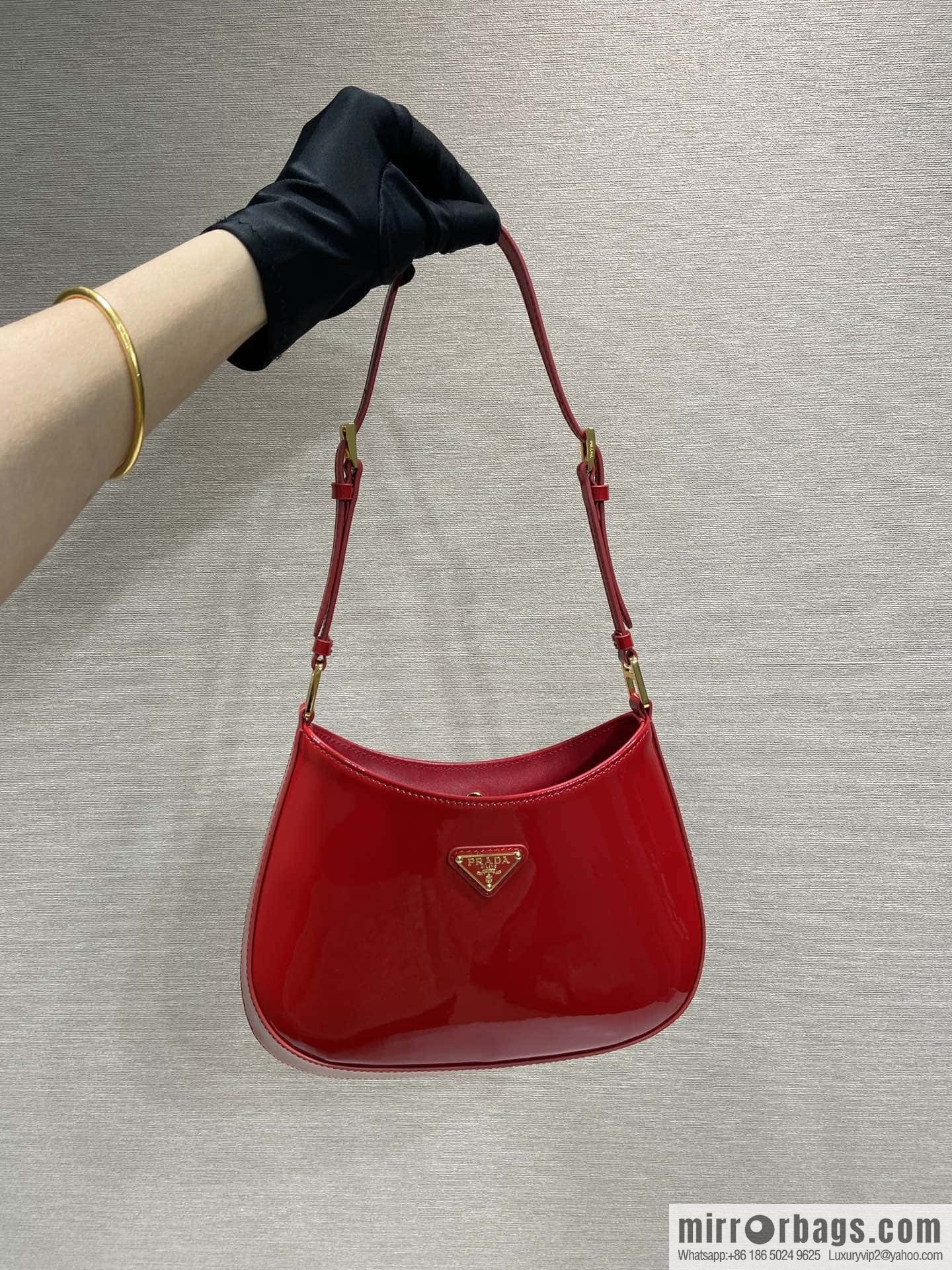 PRADA patent leather armpit bag ๐๐ 1BC169 big red