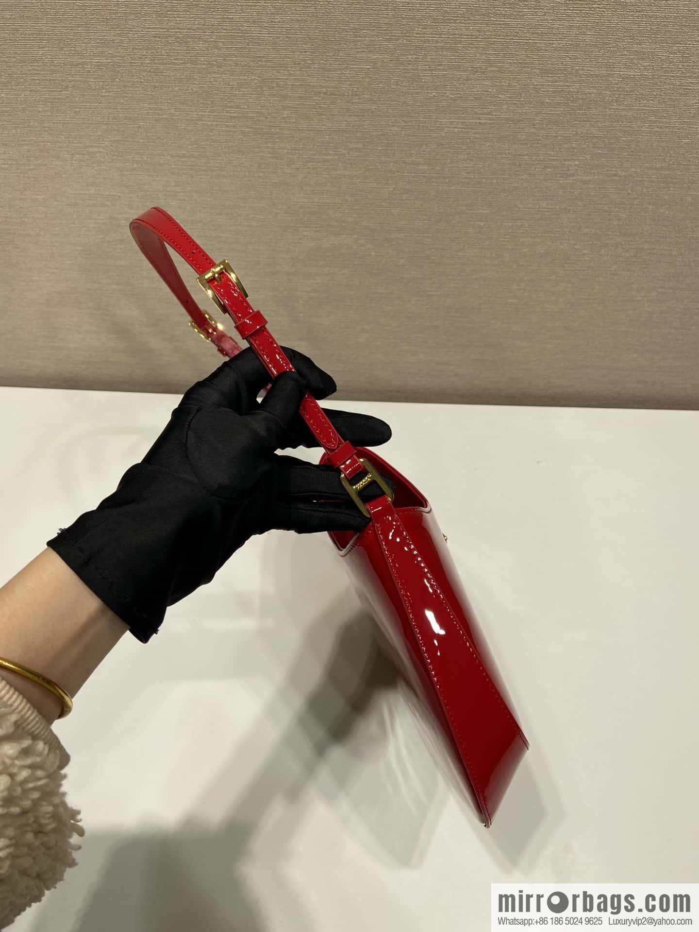 PRADA patent leather armpit bag ๐๐ 1BC169 big red