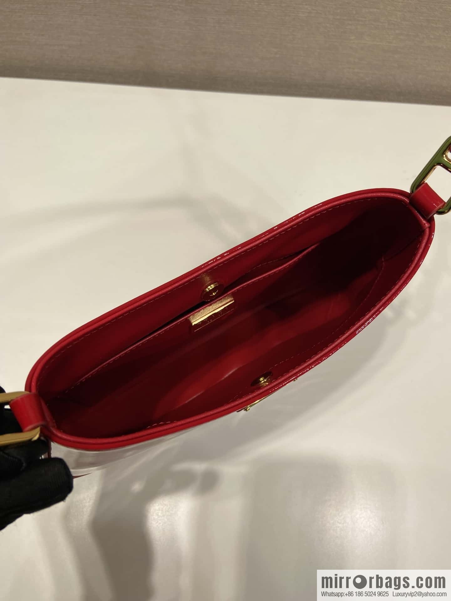 PRADA patent leather armpit bag ๐๐ 1BC169 big red